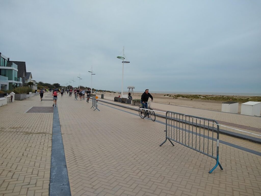 Marathon de Bruges 2021 - passage par la digue